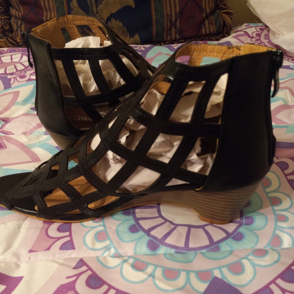 Shoes - Picture 2 of 4